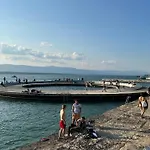 Geneve Magnifique Appartemens Aux Eaux Vives