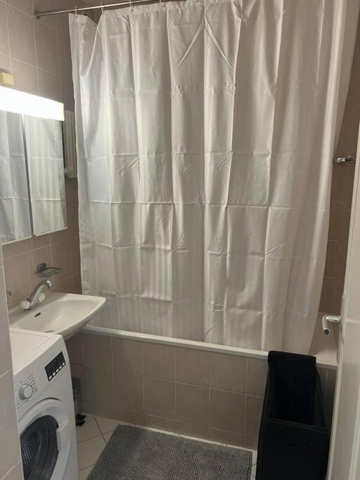 Magnifique Appartemens Aux Eaux Vives Apartment *